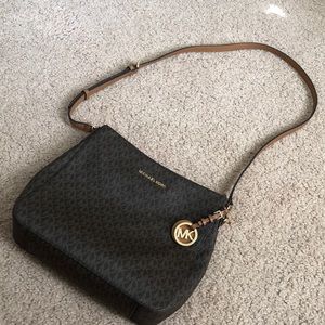 Michael Kor Jet Set Travel Messenger purse